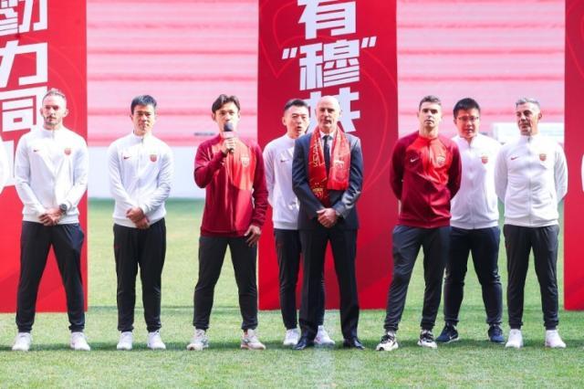 开云体育下载-海港举行穆斯卡特见面会 奥斯卡王燊超当代表表态