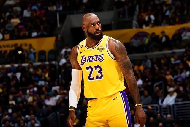 开云app下载-湖人惨败黄蜂向附加赛靠拢，一数据显示詹姆斯根本不防守